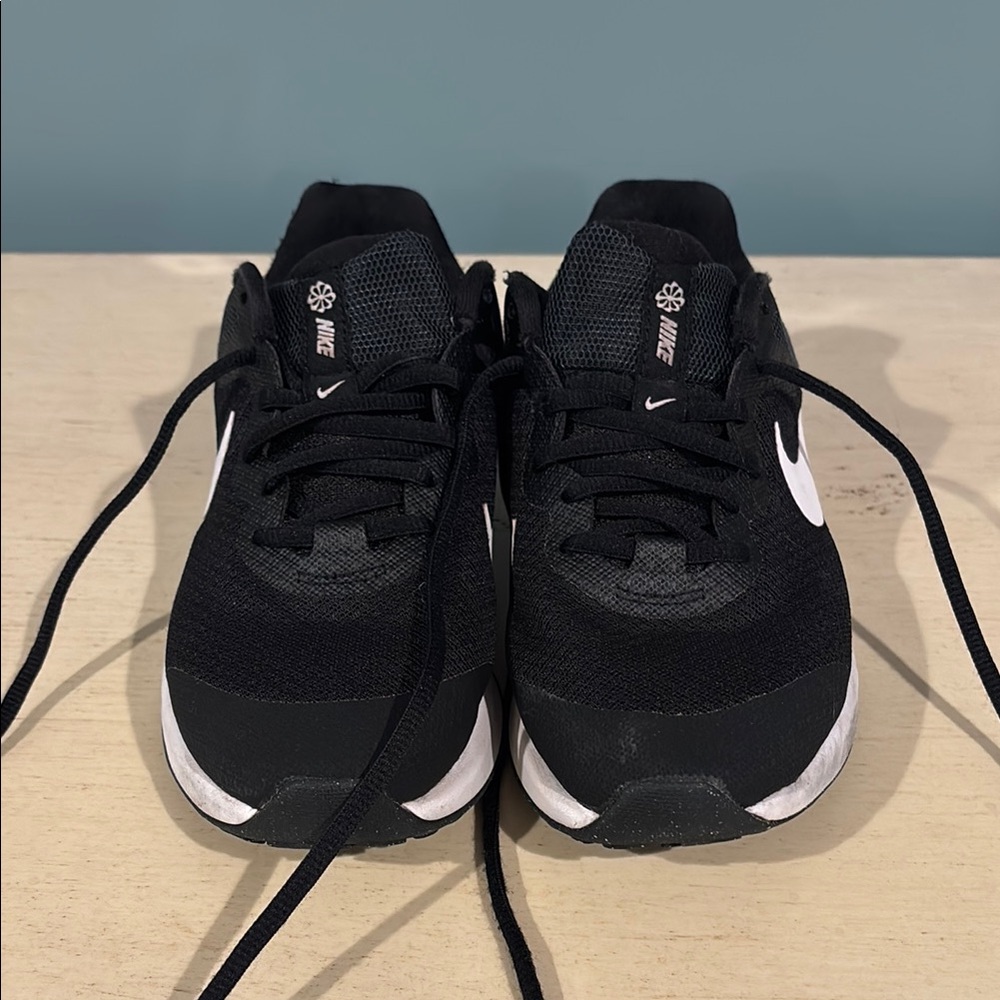 Nike Kids Shoes Black and White